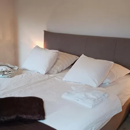 ゲストハウス & Florjana ブレッド