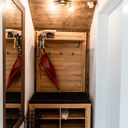 & Florjana ゲストハウス